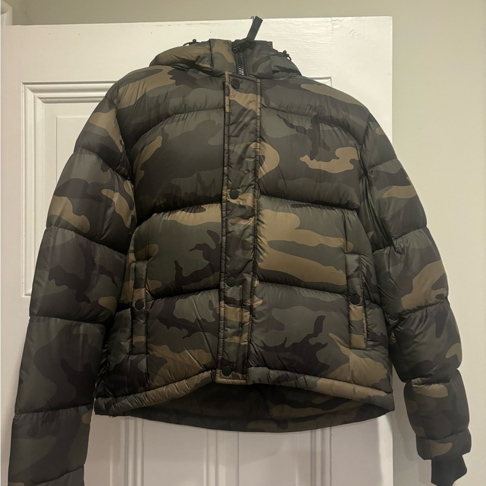 Aritzia TNA super puff